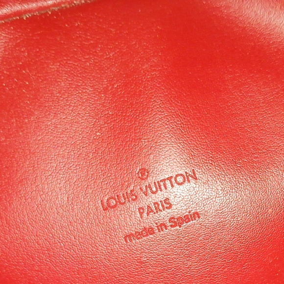 Louis Vuitton Red Monogram Vernis Leather Sutton Handbag - Picture 4 of 16